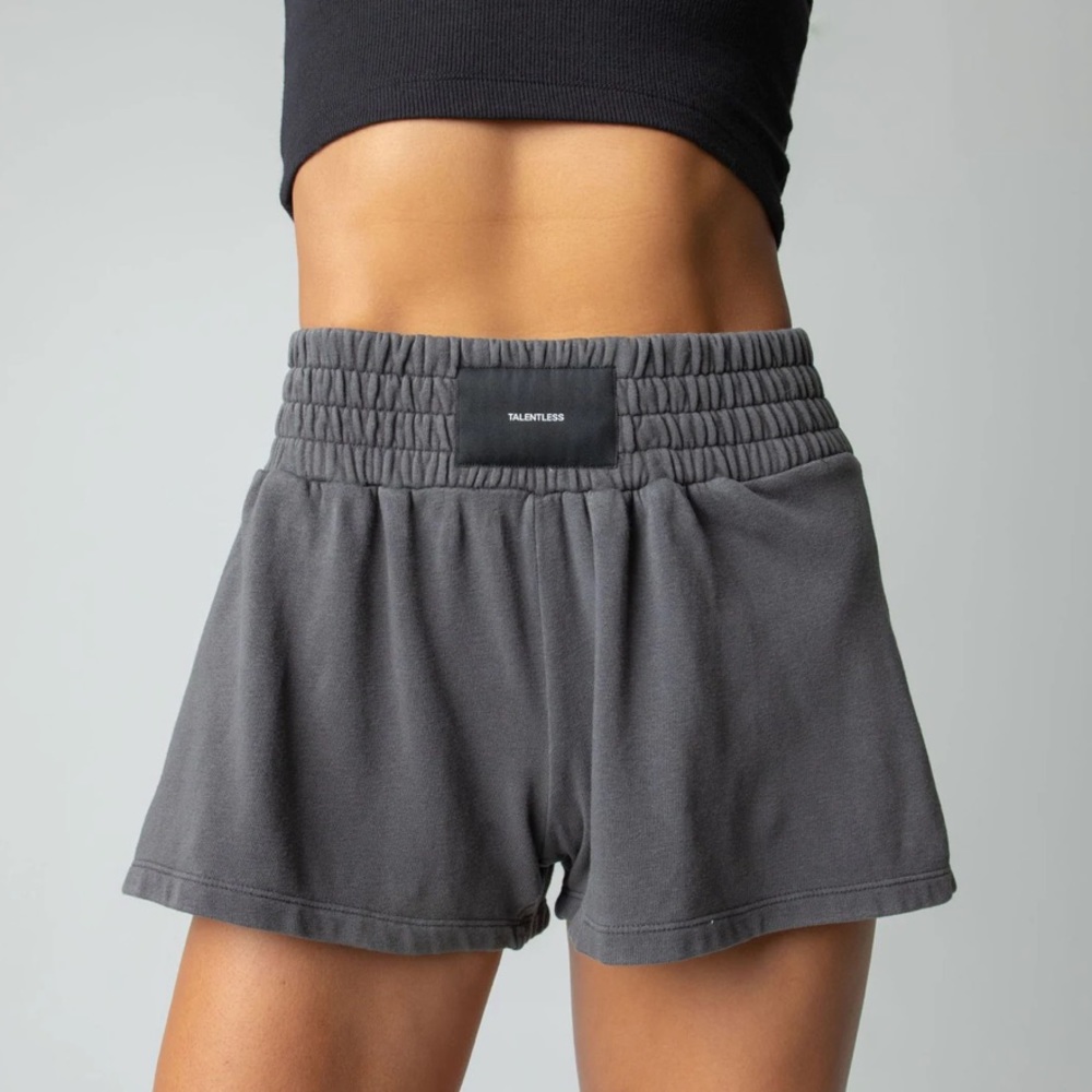 Talentless core boxing shores in steel grey